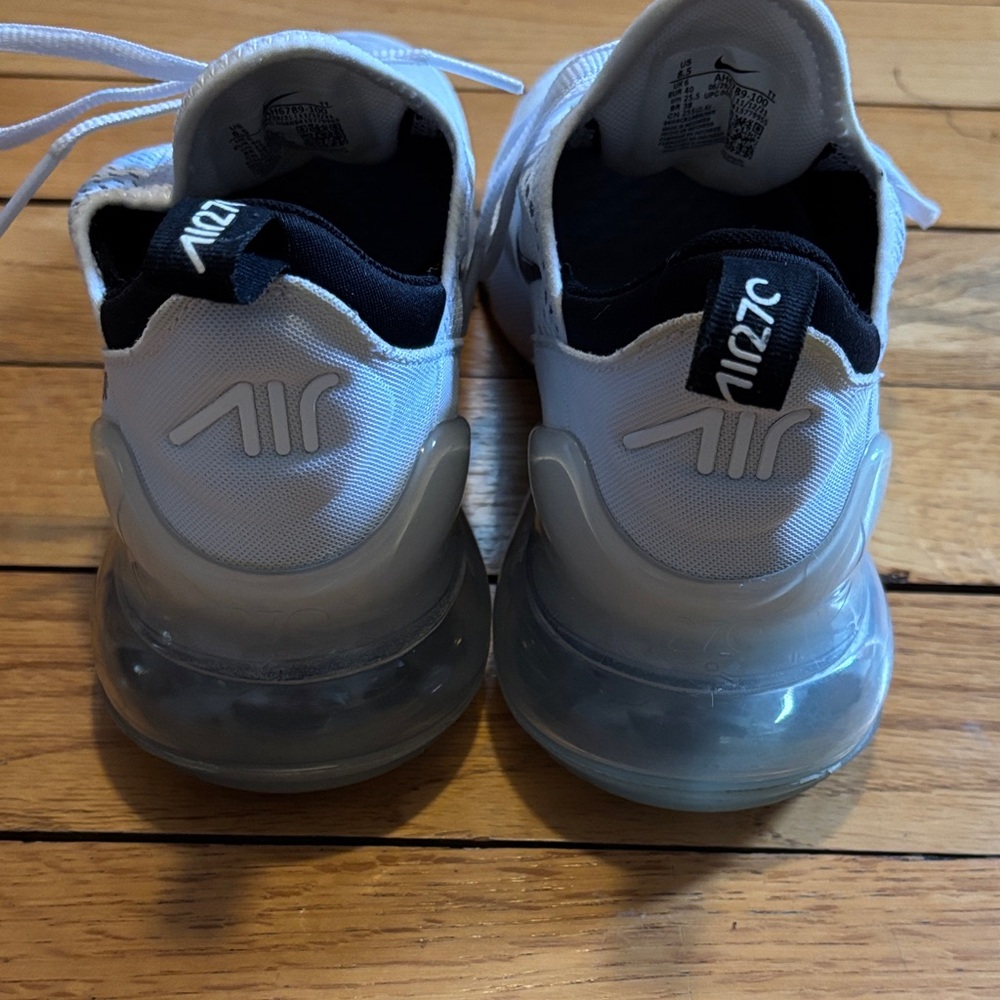 Nike Women’s Air Max 270 Sneakers in White and Black color way - Picture 4 of 5